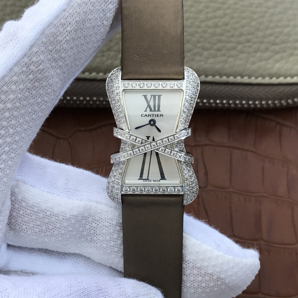 高仿卡地亞WJ306014 CARTIER LIBRE繫列腕錶¥3880