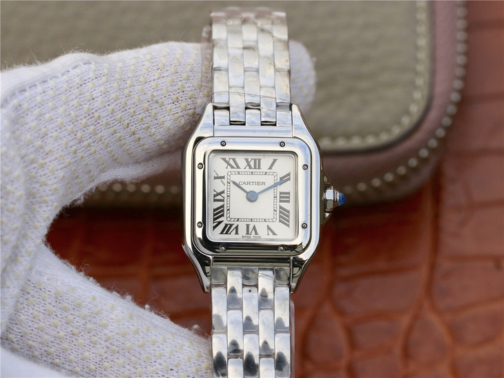 卡地亞Panthère de Cartier獵豹腕錶所秉承的美學風格 。瑞士石英 精鋼錶帶 女士腕錶￥3580