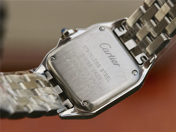 卡地亞Panthère de Cartier獵豹腕錶所秉承的美學風格 。瑞士石英 精鋼錶帶 女士腕錶￥3580-高仿卡地亞
