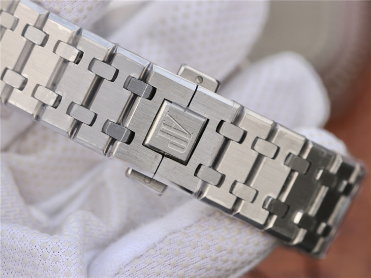愛彼皇家橡樹26120自動機械復雜功能男士手錶 市場新款￥4680-高仿愛彼