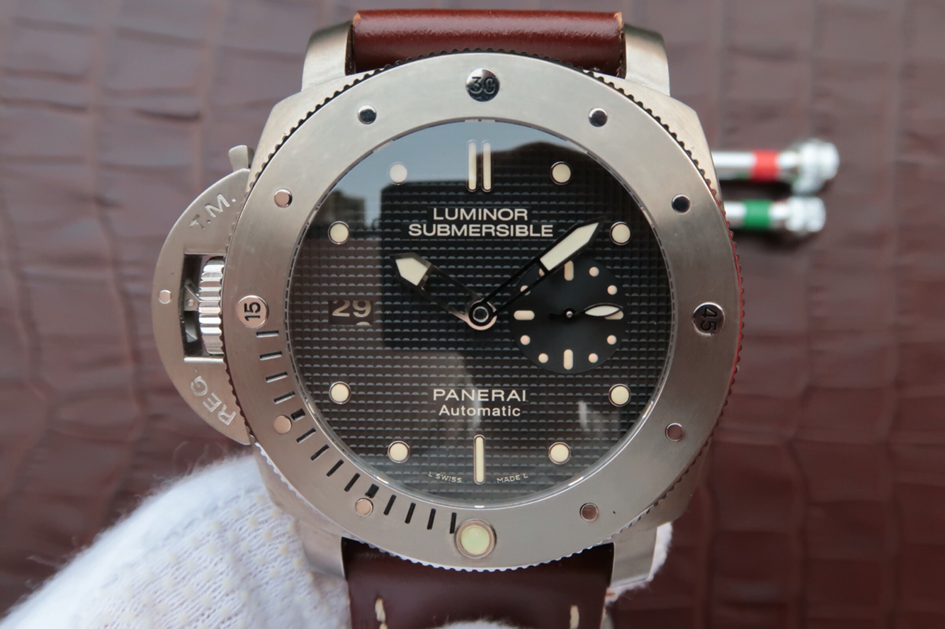 沛納海PAM569 牛皮錶帶 P.9000手動機械 男士腕錶￥3980